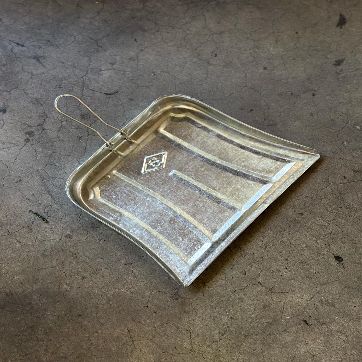 Osaka Dust Pan