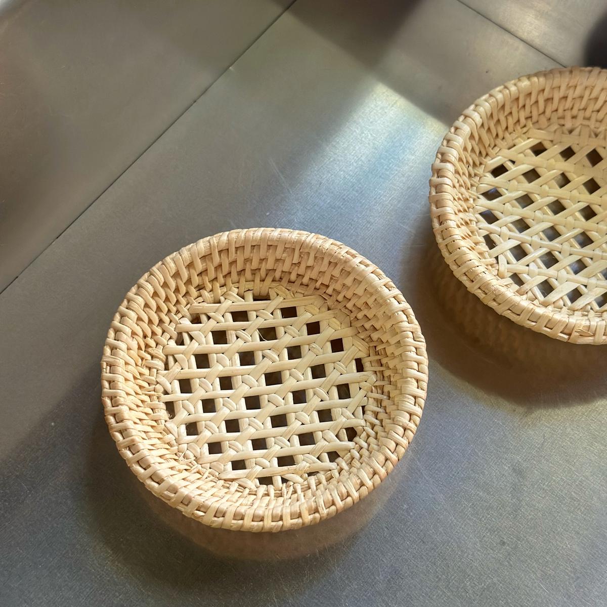 Akita Tray