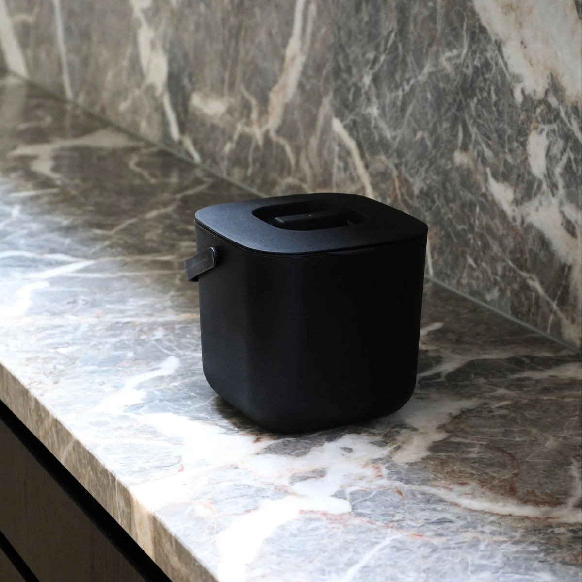 Compost Bin 7L by DESIGNSTUFF