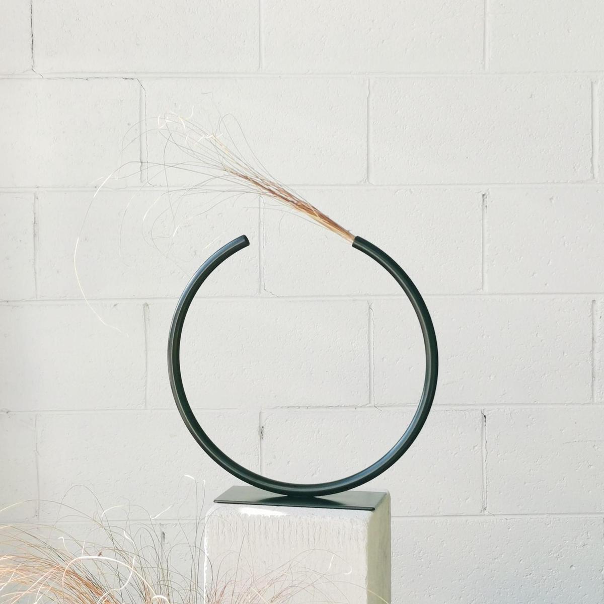 Almost a Circle Vase in Matte Black by Anna Varendorff