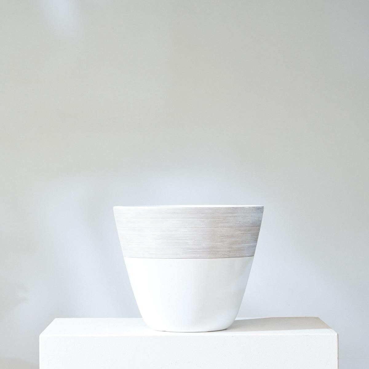 LIFESTYLE PLANTER Large 19.75 Inch