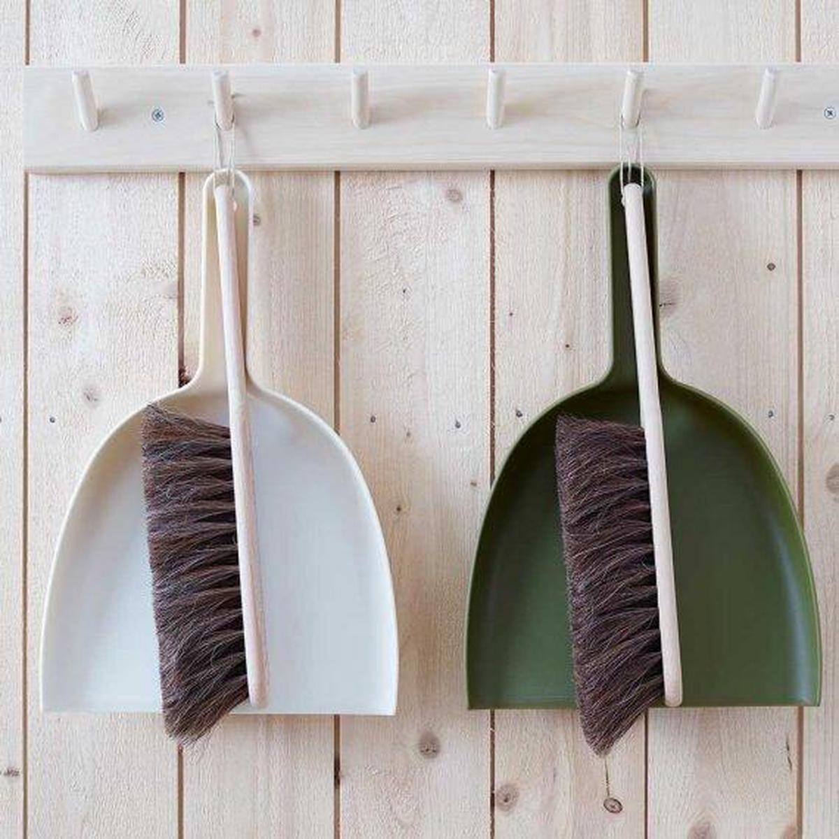 Dustpan & Brush Set by Iris Hantverk
